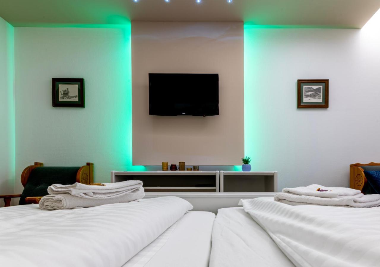 Hotel Aquamarin Бад Митерндорф Екстериор снимка