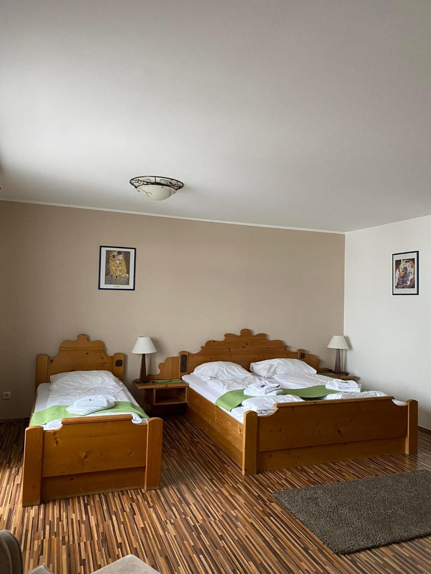 Hotel Aquamarin Бад Митерндорф Екстериор снимка